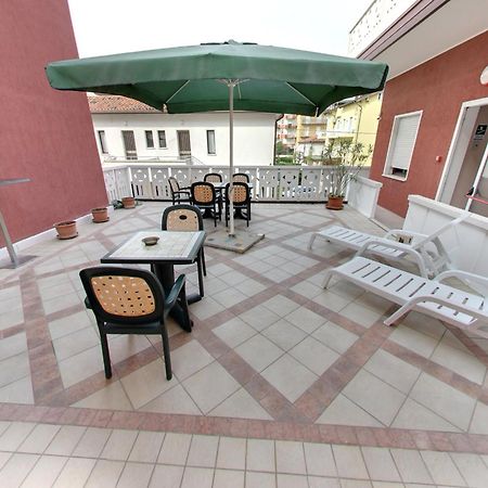 Hotel Malibran Lido di Jesolo Esterno foto