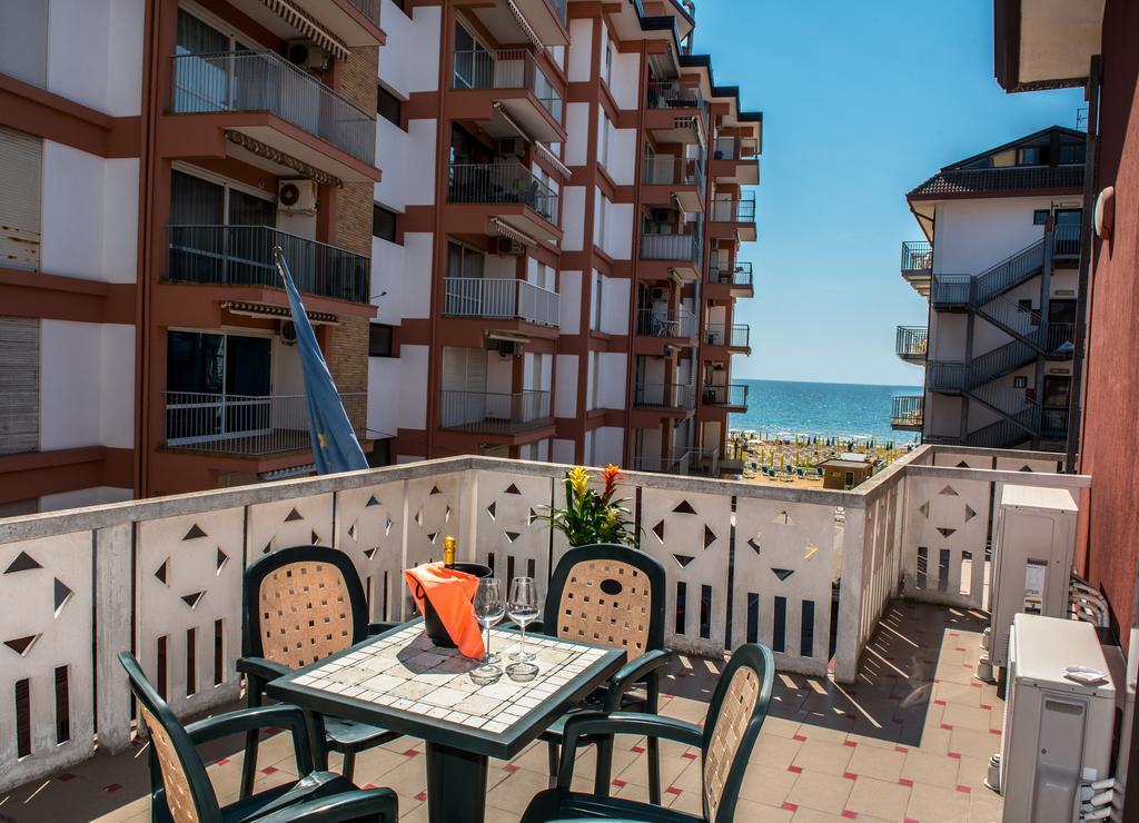 Hotel Malibran Lido di Jesolo Esterno foto