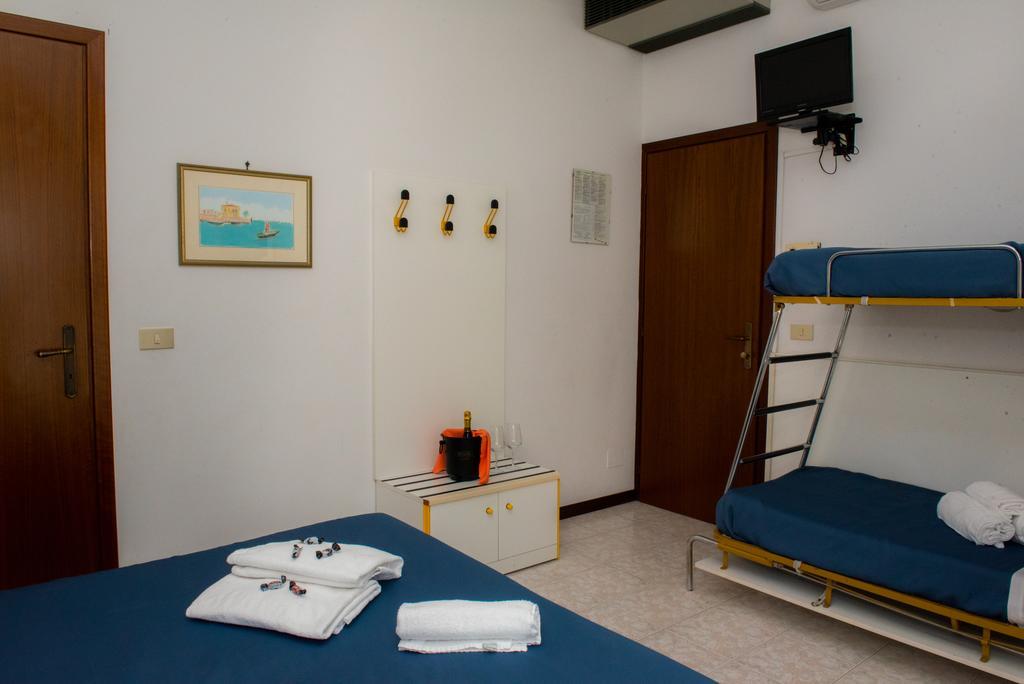 Hotel Malibran Lido di Jesolo Esterno foto