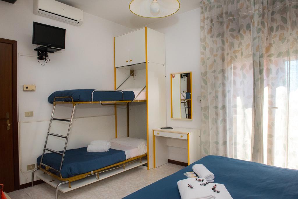 Hotel Malibran Lido di Jesolo Esterno foto