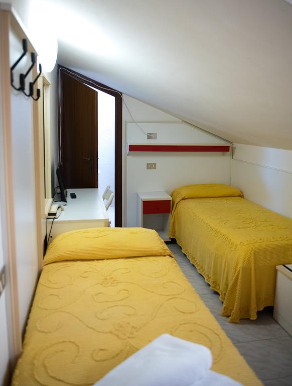 Hotel Malibran Lido di Jesolo Esterno foto