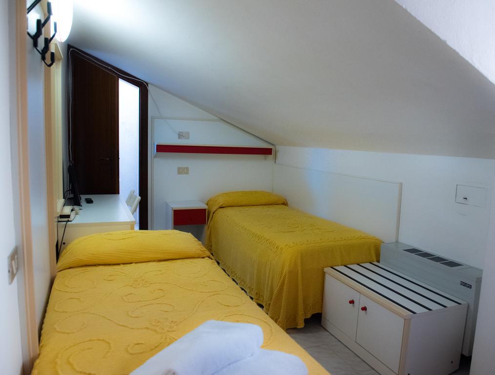 Hotel Malibran Lido di Jesolo Esterno foto